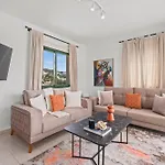 Horizon By Nomads - 5min To Coral Bay Villa Paphos